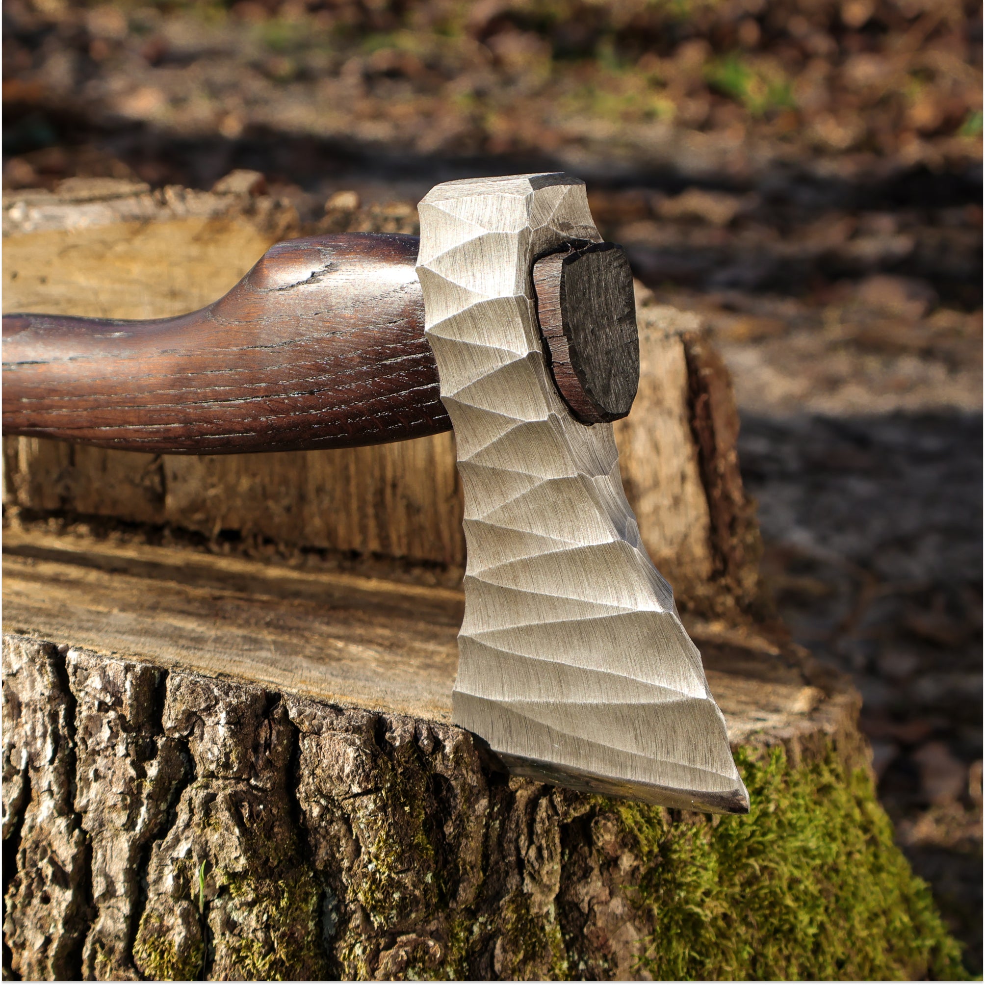 Hand forged hatchet “Vill Gustus” with wooden box included