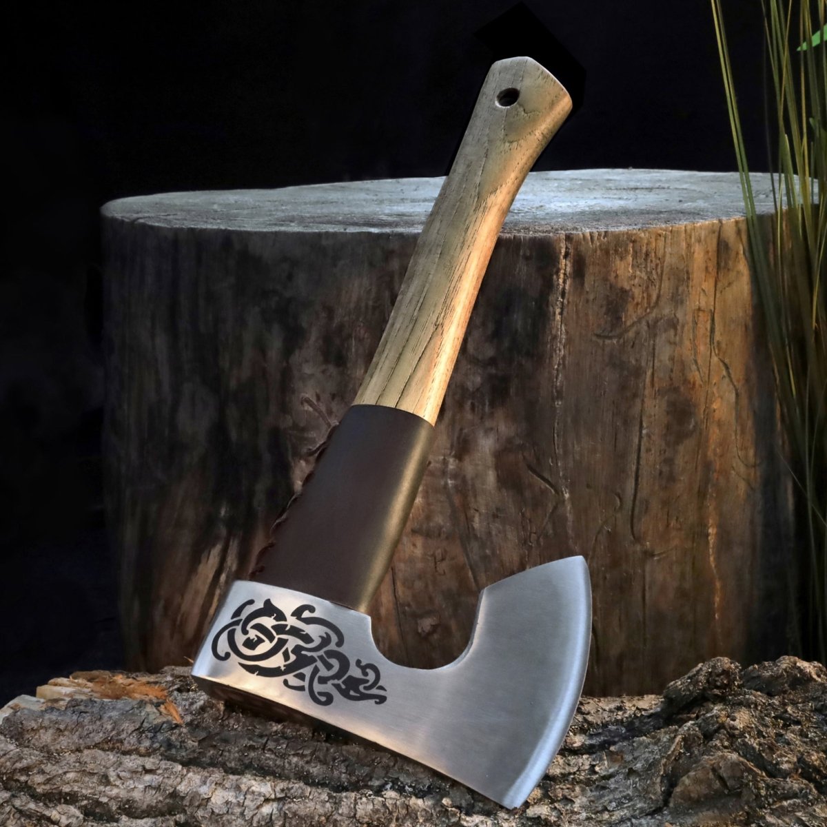 Compact Camping Axe "Skarnulf" from AncientSmithy