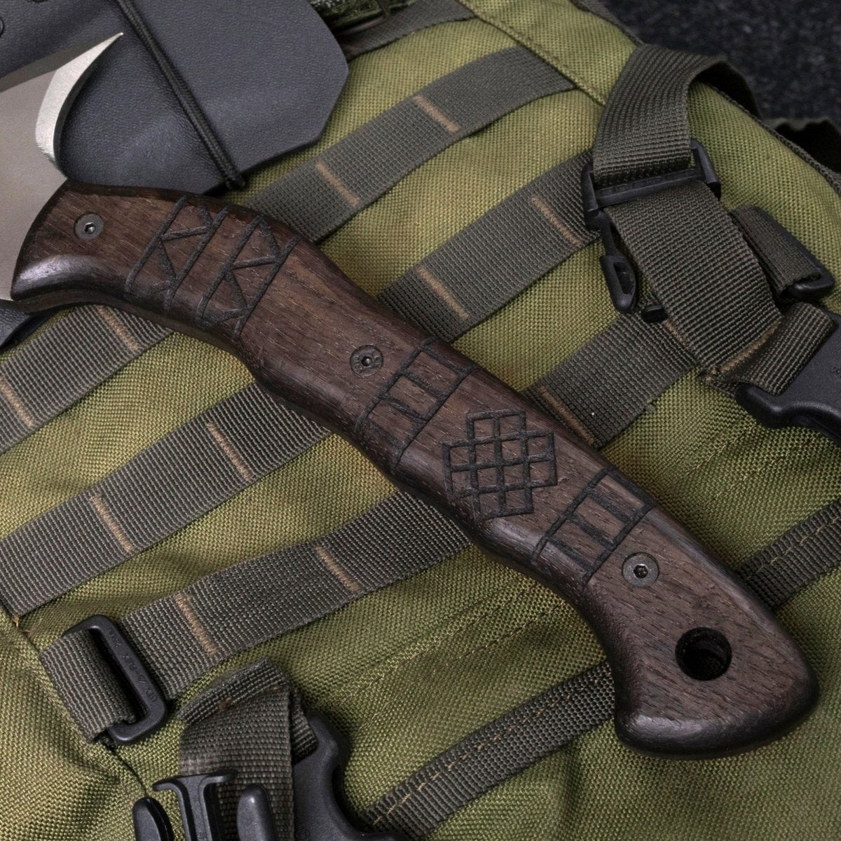 Compact tomahawk "Otokan" with tribal engraving from AncientSmithy