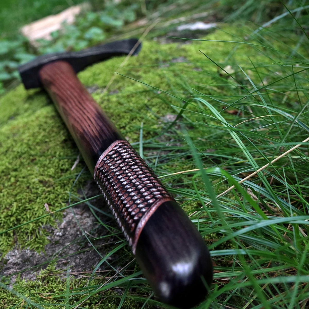 Forged Tomahawk "Blood Leaf" from AncientSmithy