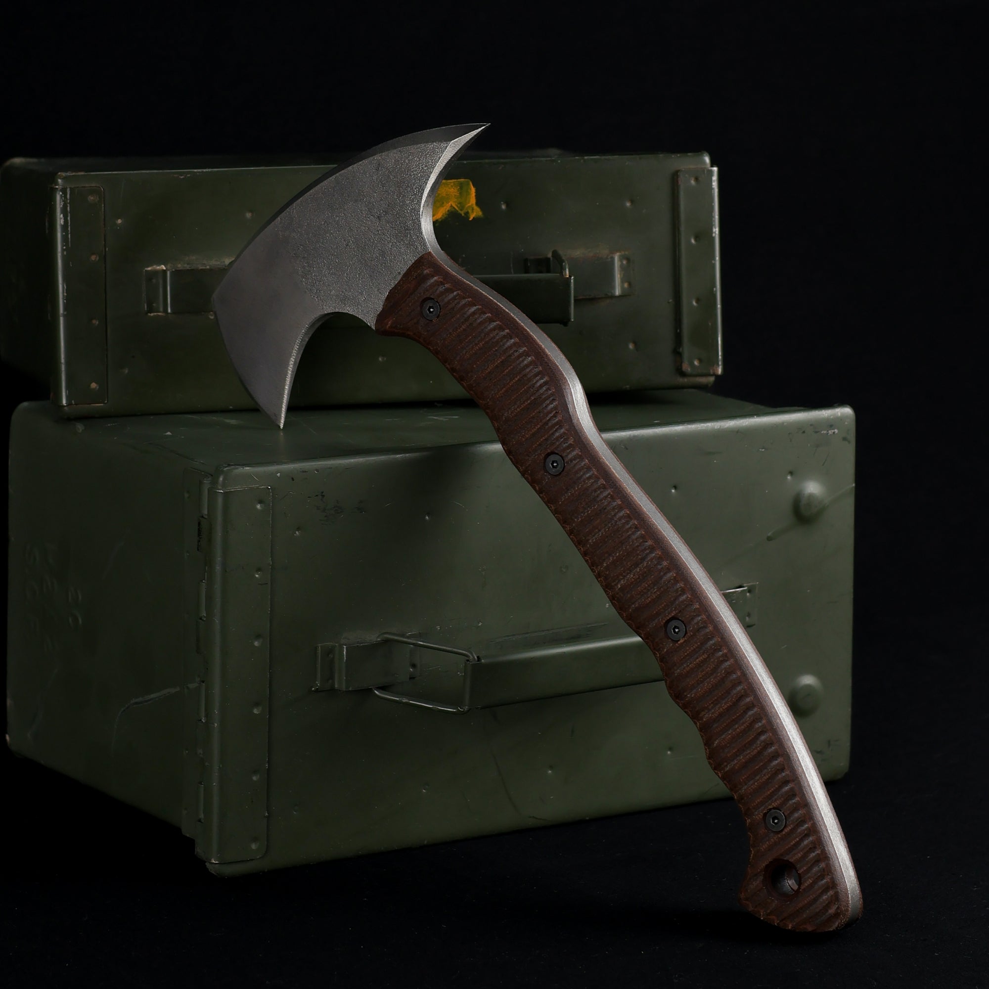 Tactical tomahawk "Wendigo" with polymer composite handle