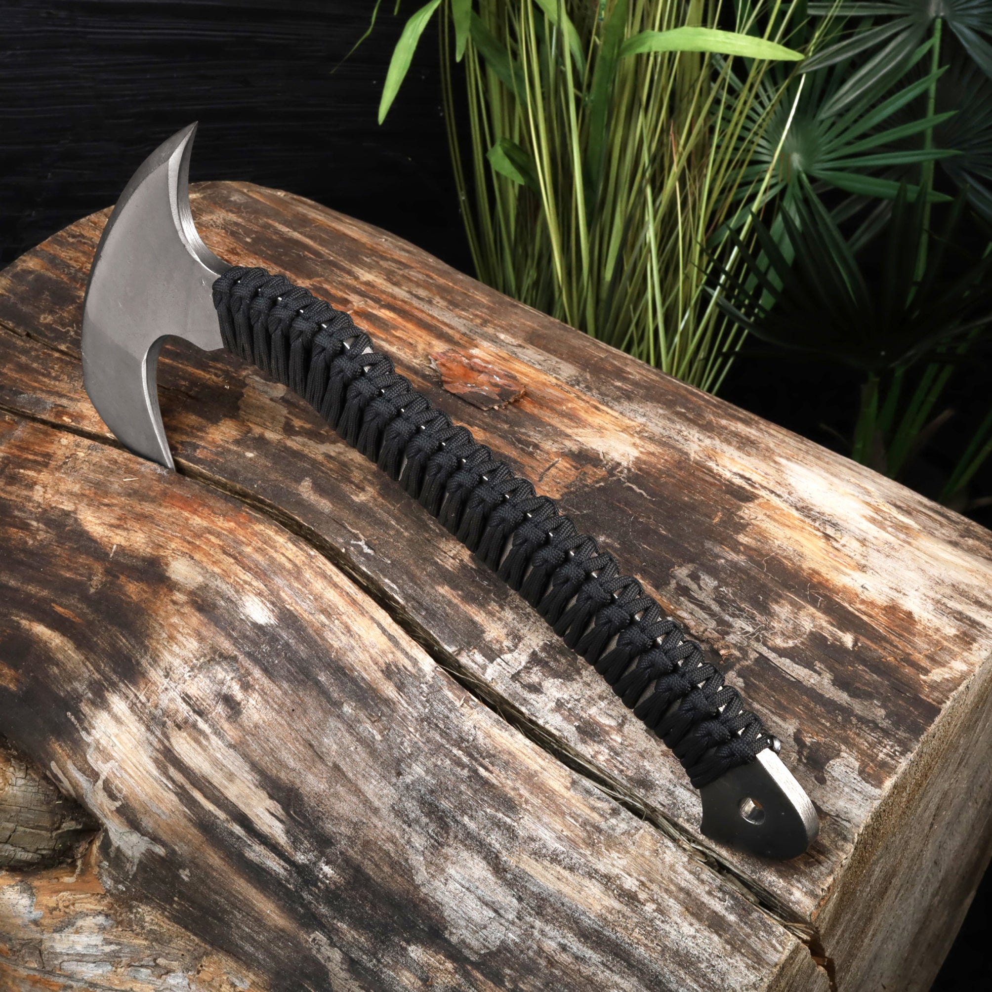 Tomahawk Axe with Black Paracord handle