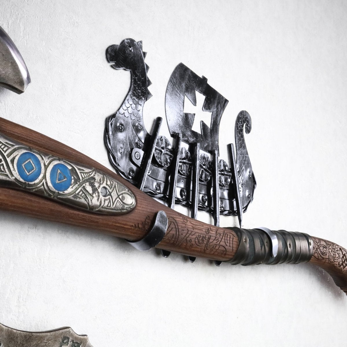Upgrade Your Display – Drakkar Axe Holder from AncientSmithy