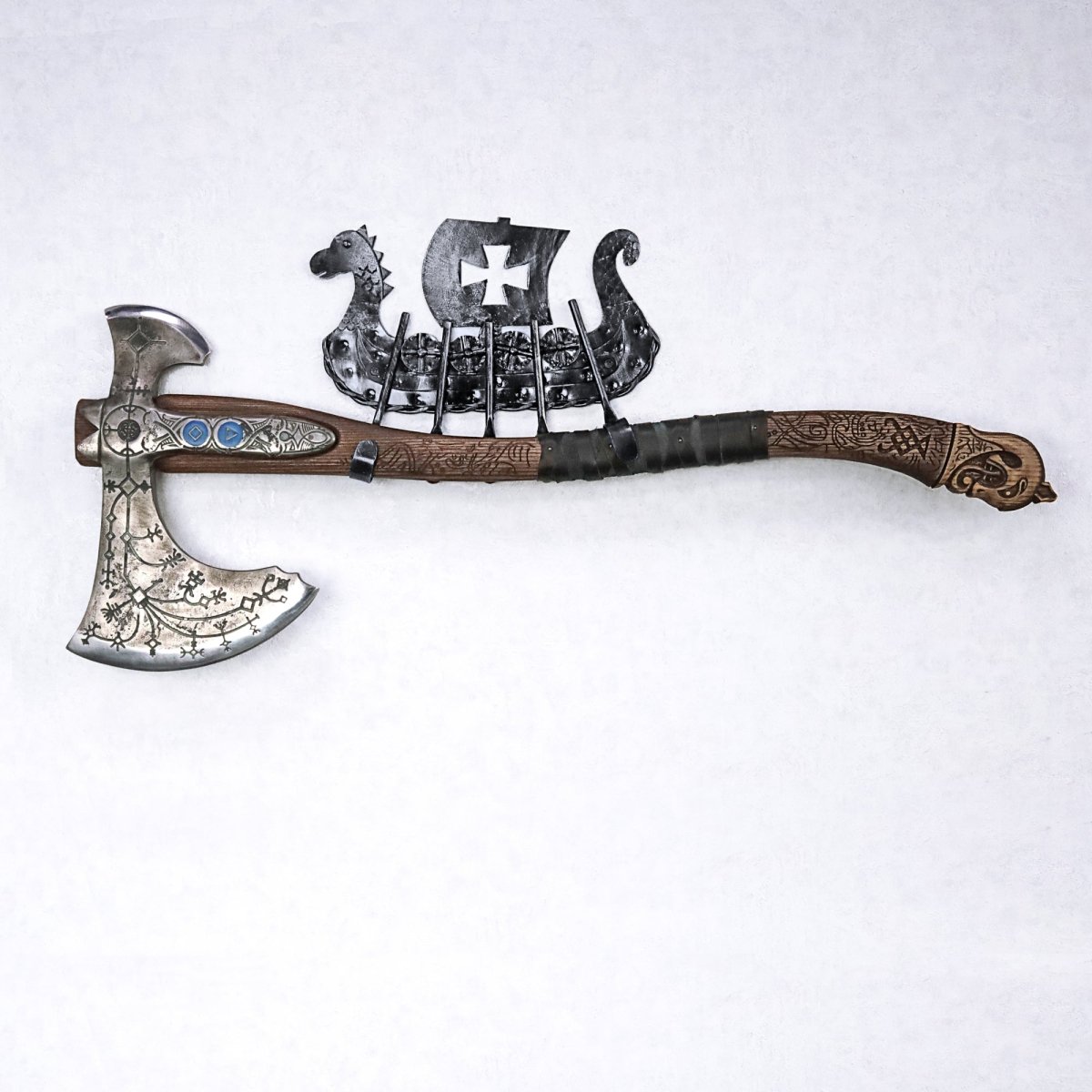Upgrade Your Display – Drakkar Axe Holder from AncientSmithy