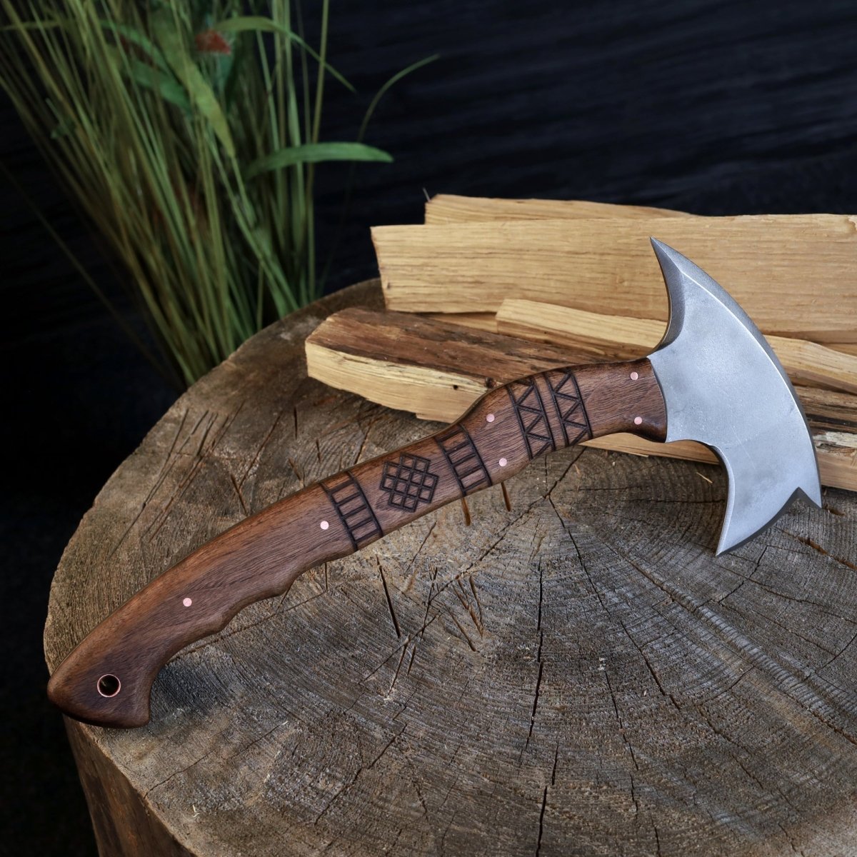 The Legacy of the Tomahawk: History, Uses, and Modern Craftsmanship - AncientSmithy