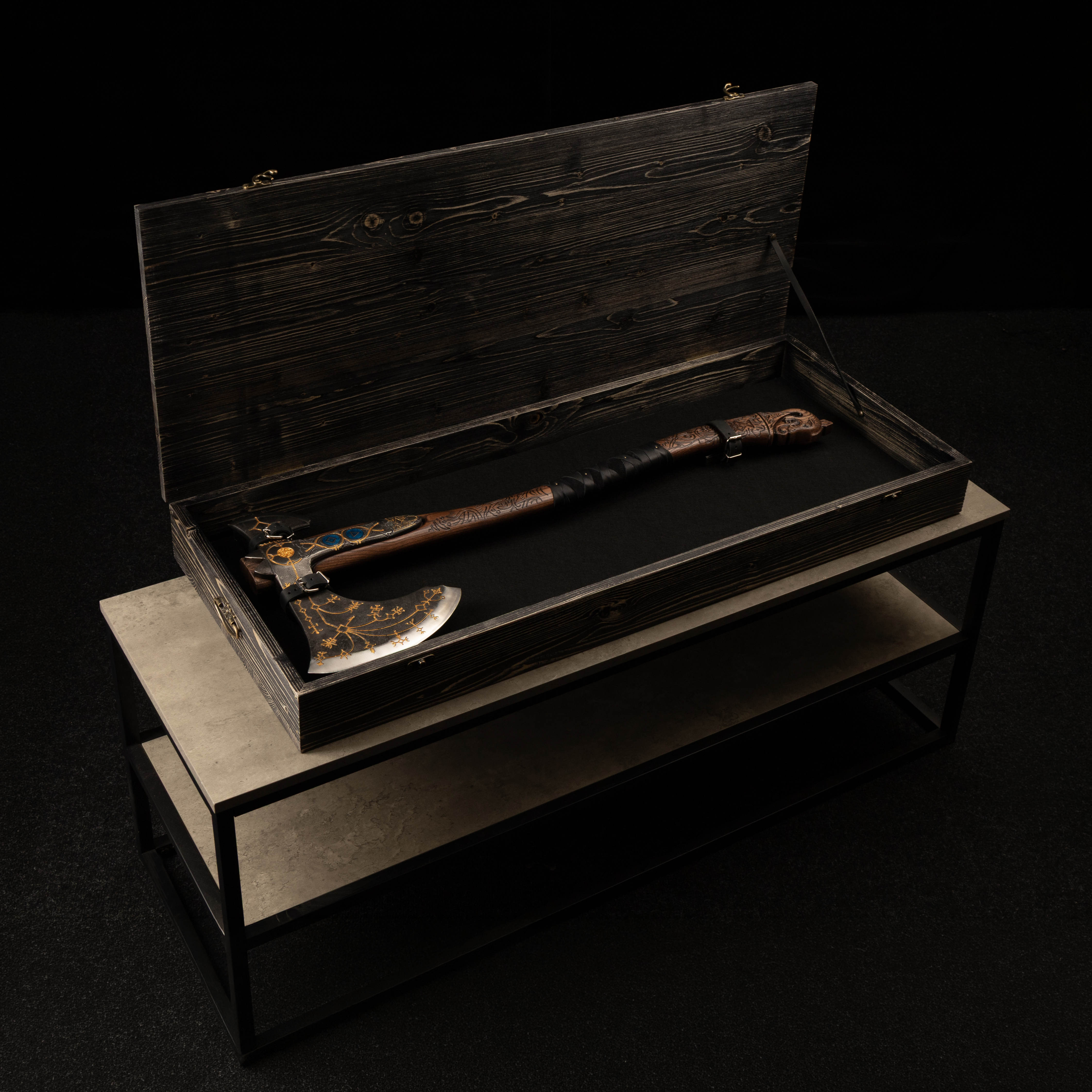 Handgeschmiedete Leviathan Axt mit Lederwicklung „Ragnarok Kratos Axt“