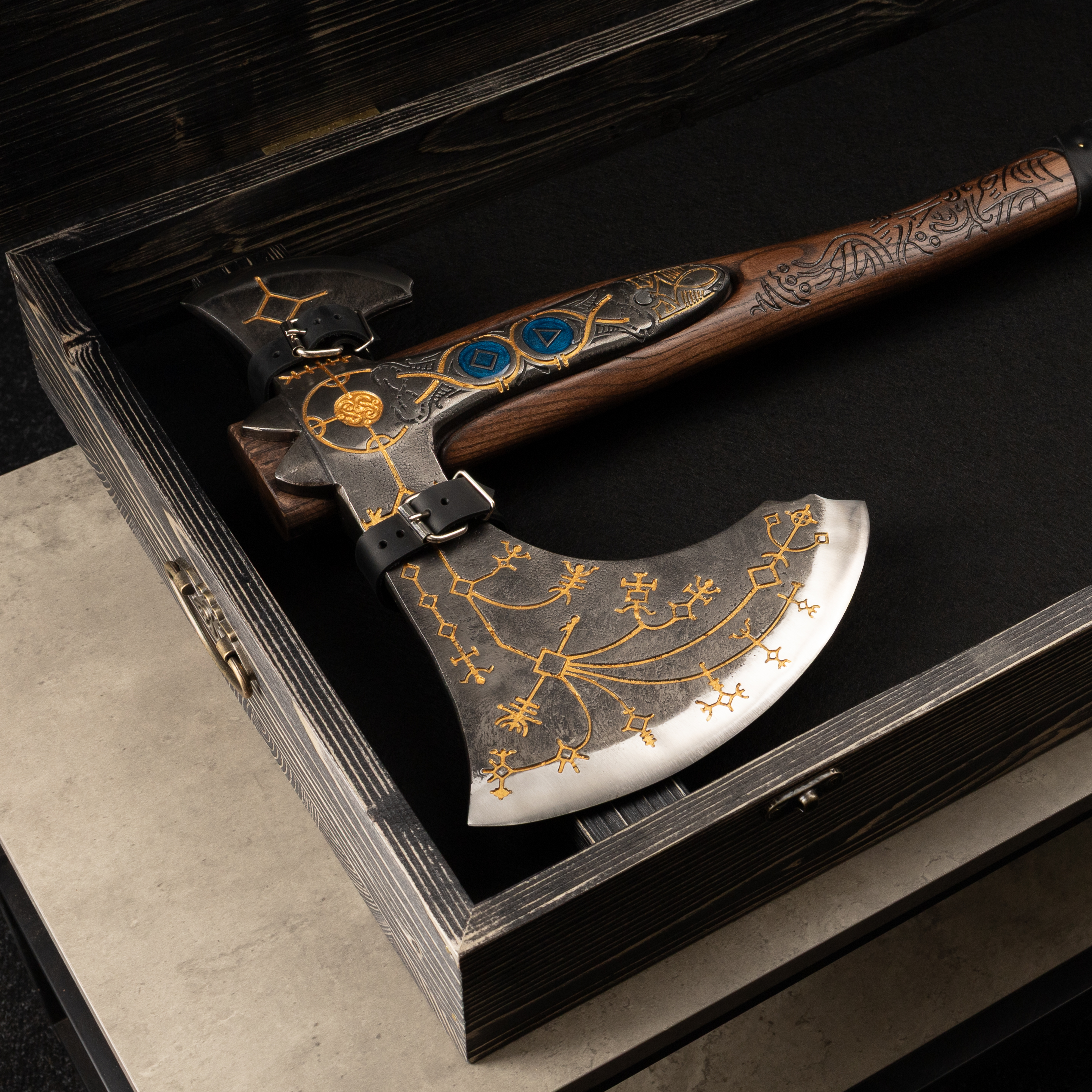 Handgeschmiedete Leviathan Axt mit Lederwicklung „Ragnarok Kratos Axt“