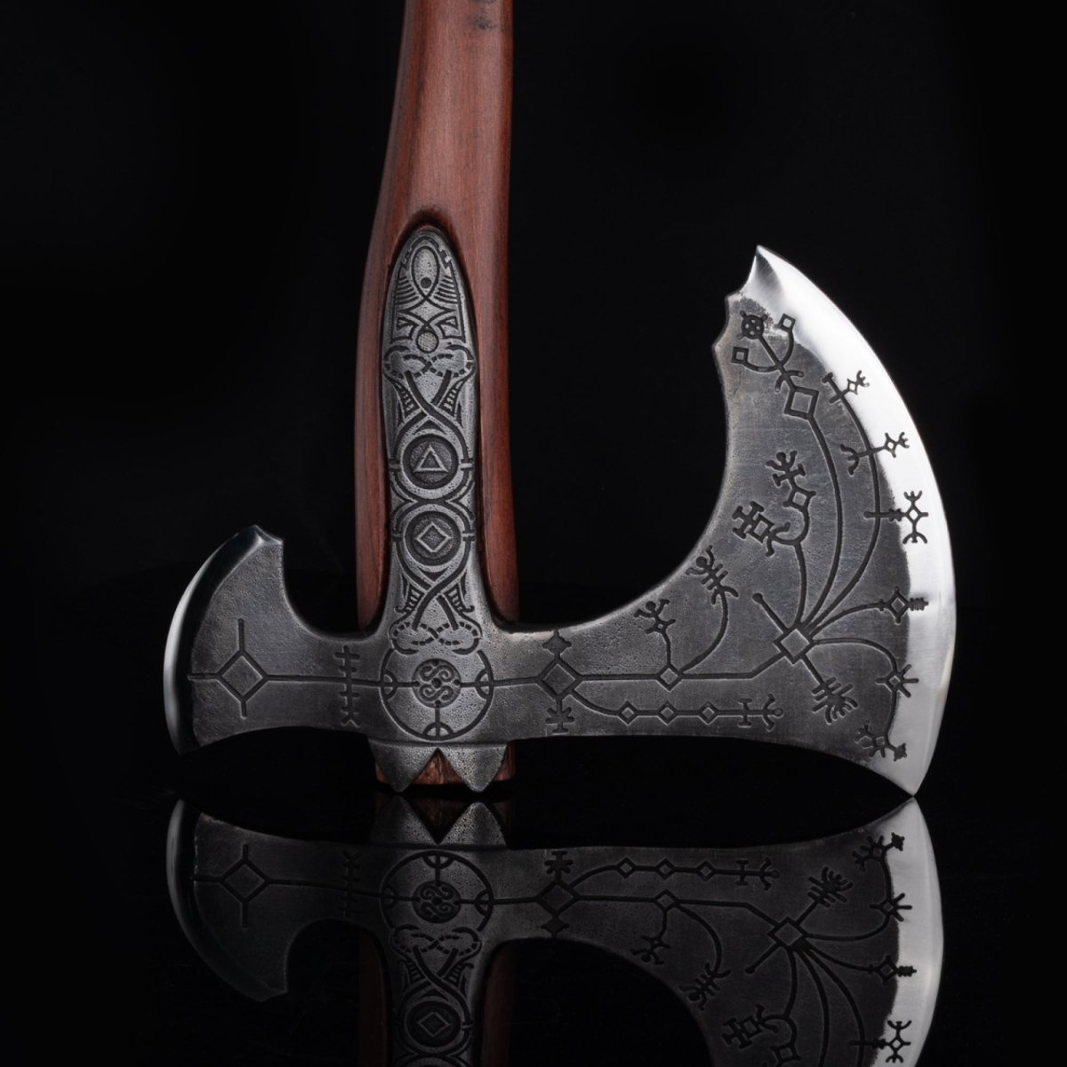 Leviathan Axe: Hand-Forged Kratos axe