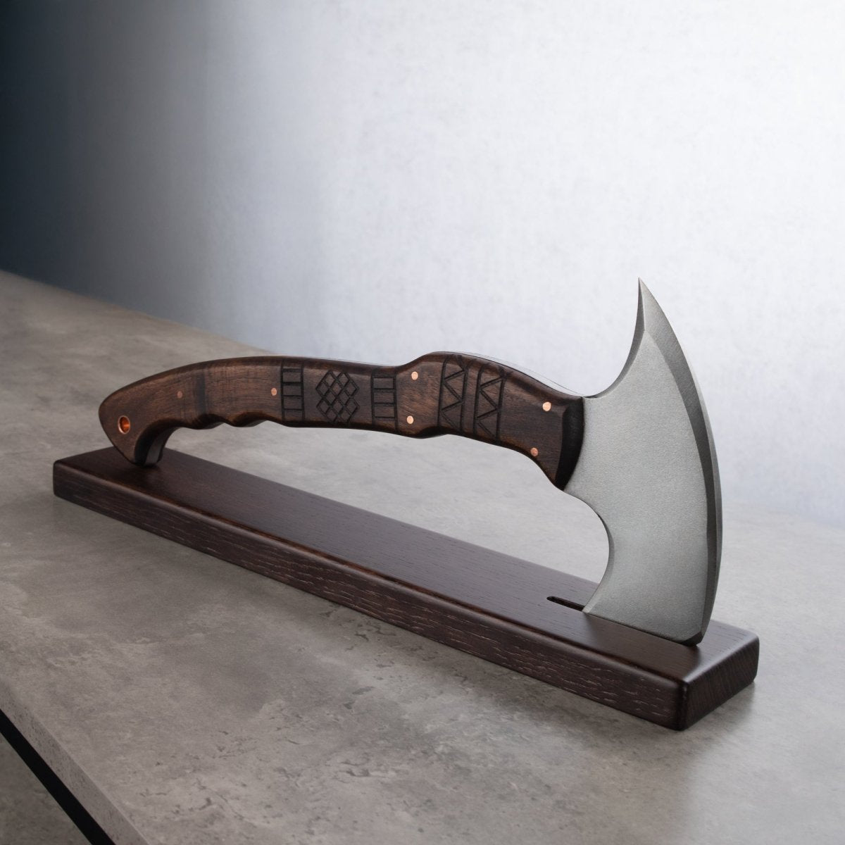 Hand forged tomahawk "Nanook" from AncientSmithy