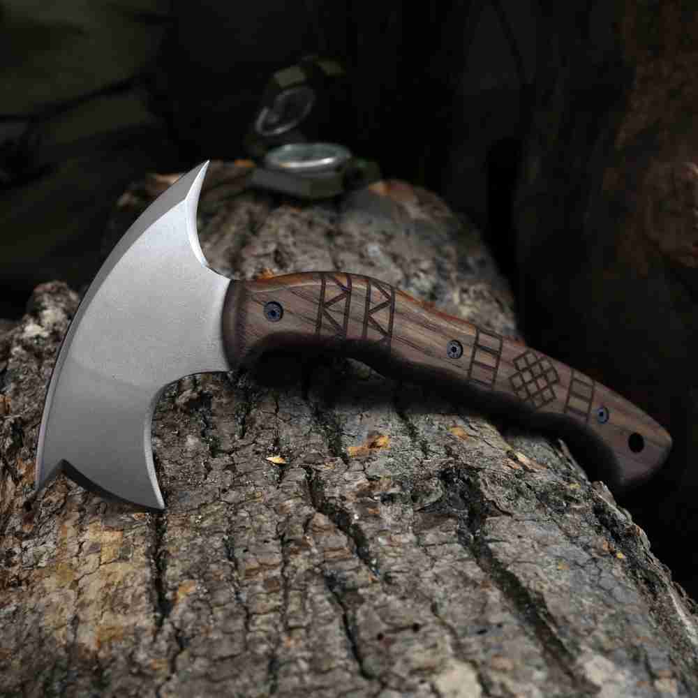 Handmade tomahawk "Dakuri" with tribal engraving from AncientSmithy