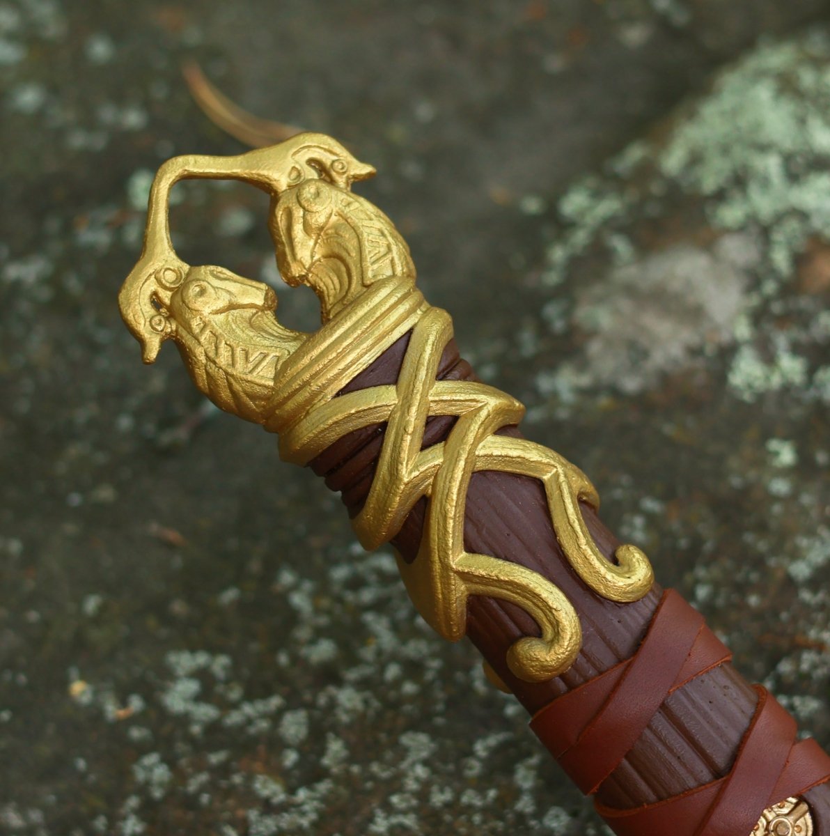 Mjolnir hammer with Luminescent runes from AncientSmithy