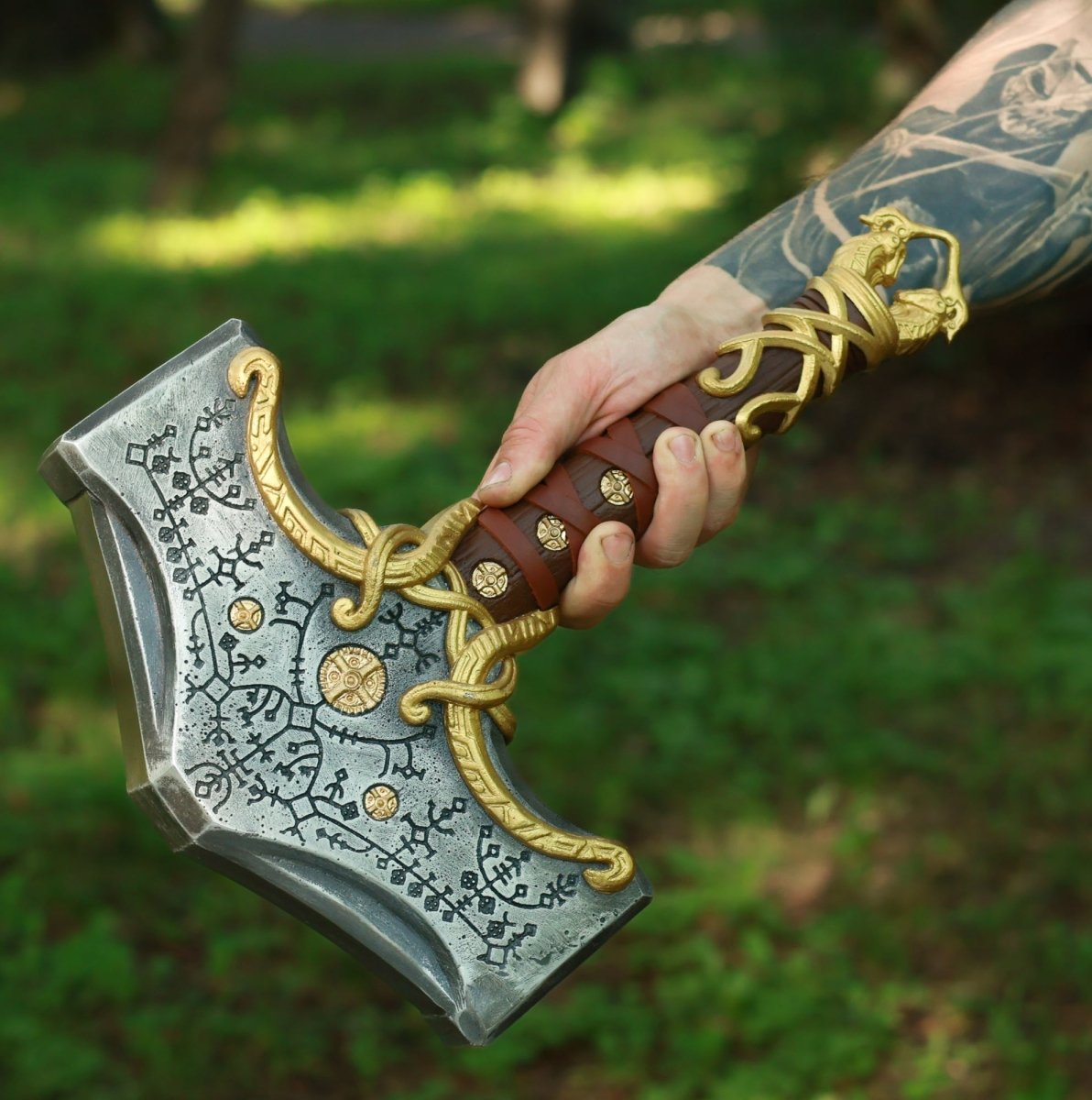 Mjolnir hammer with Luminescent runes from AncientSmithy