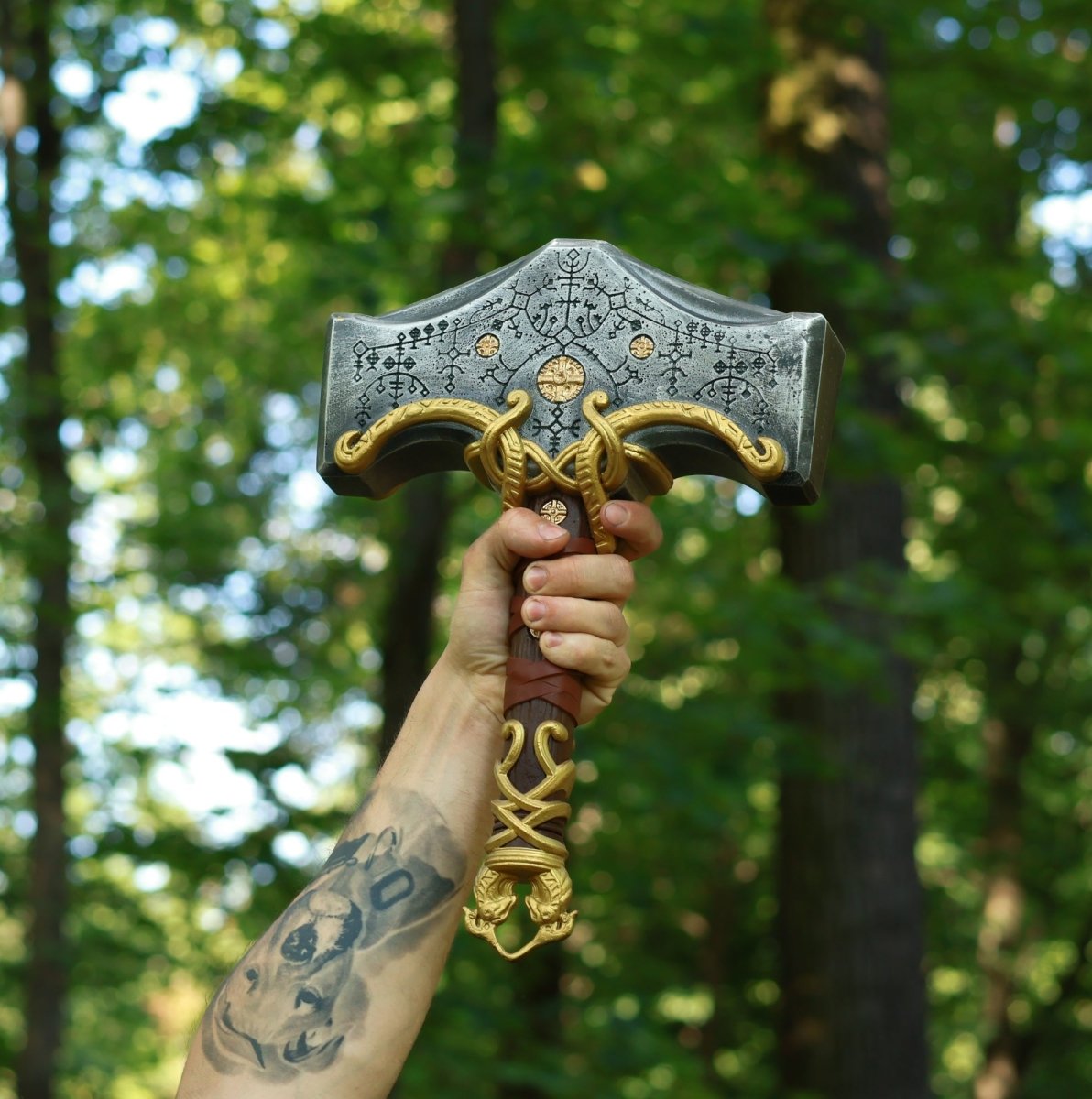 Mjolnir hammer with Luminescent runes from AncientSmithy