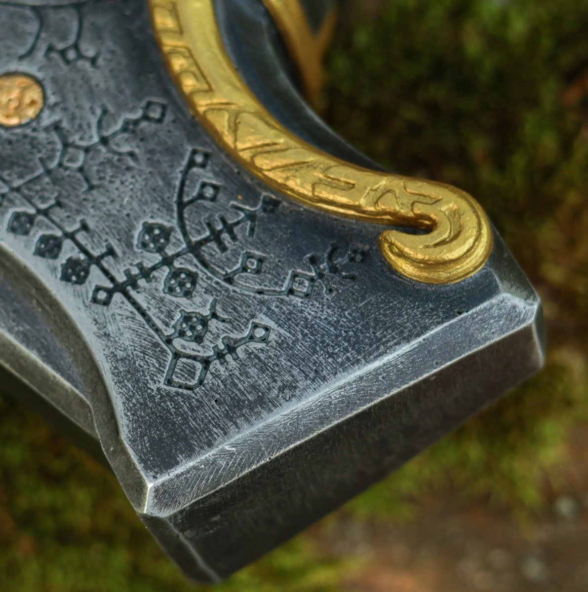 Mjolnir hammer with Luminescent runes from AncientSmithy