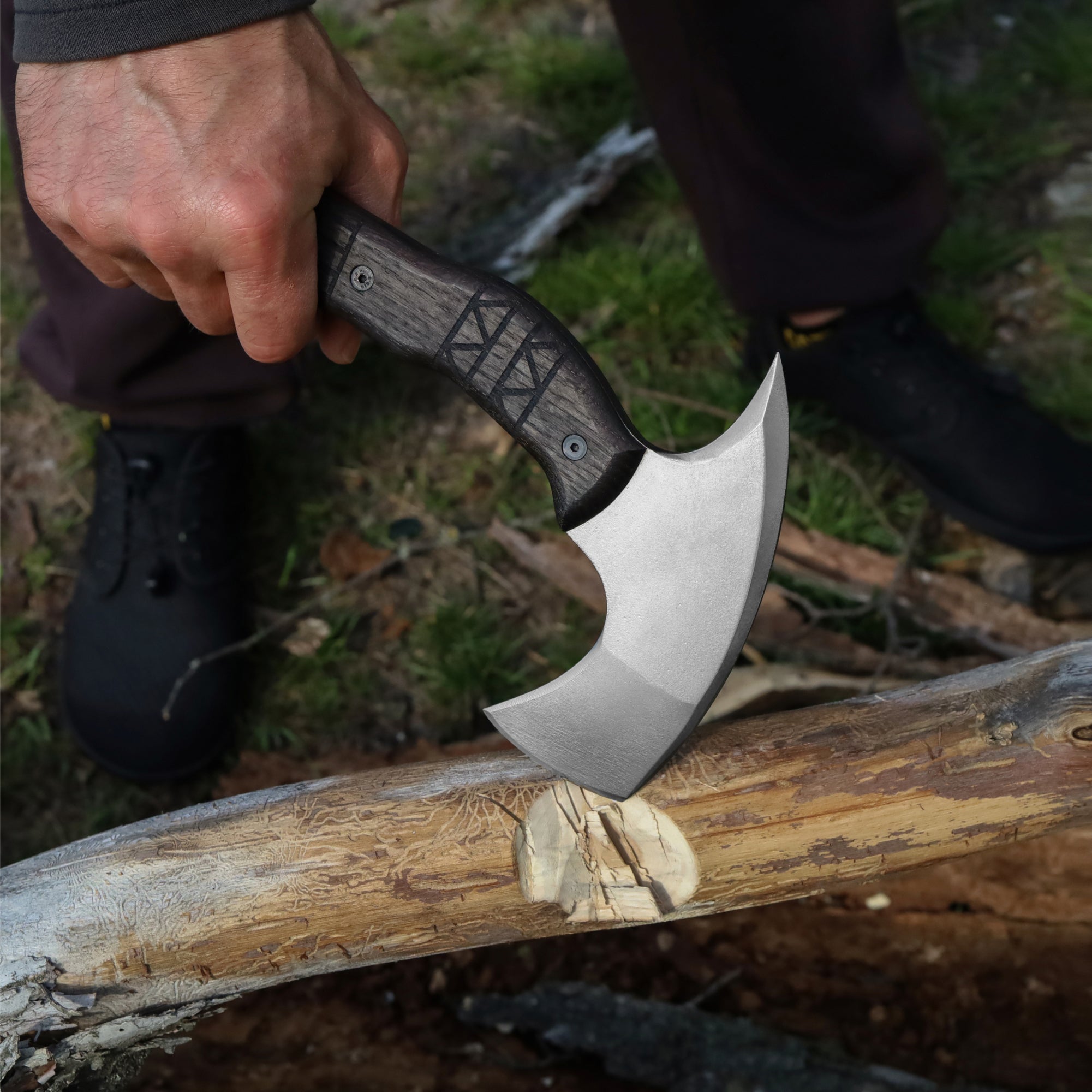 Compact tomahawk "Otokan" with tribal engraving