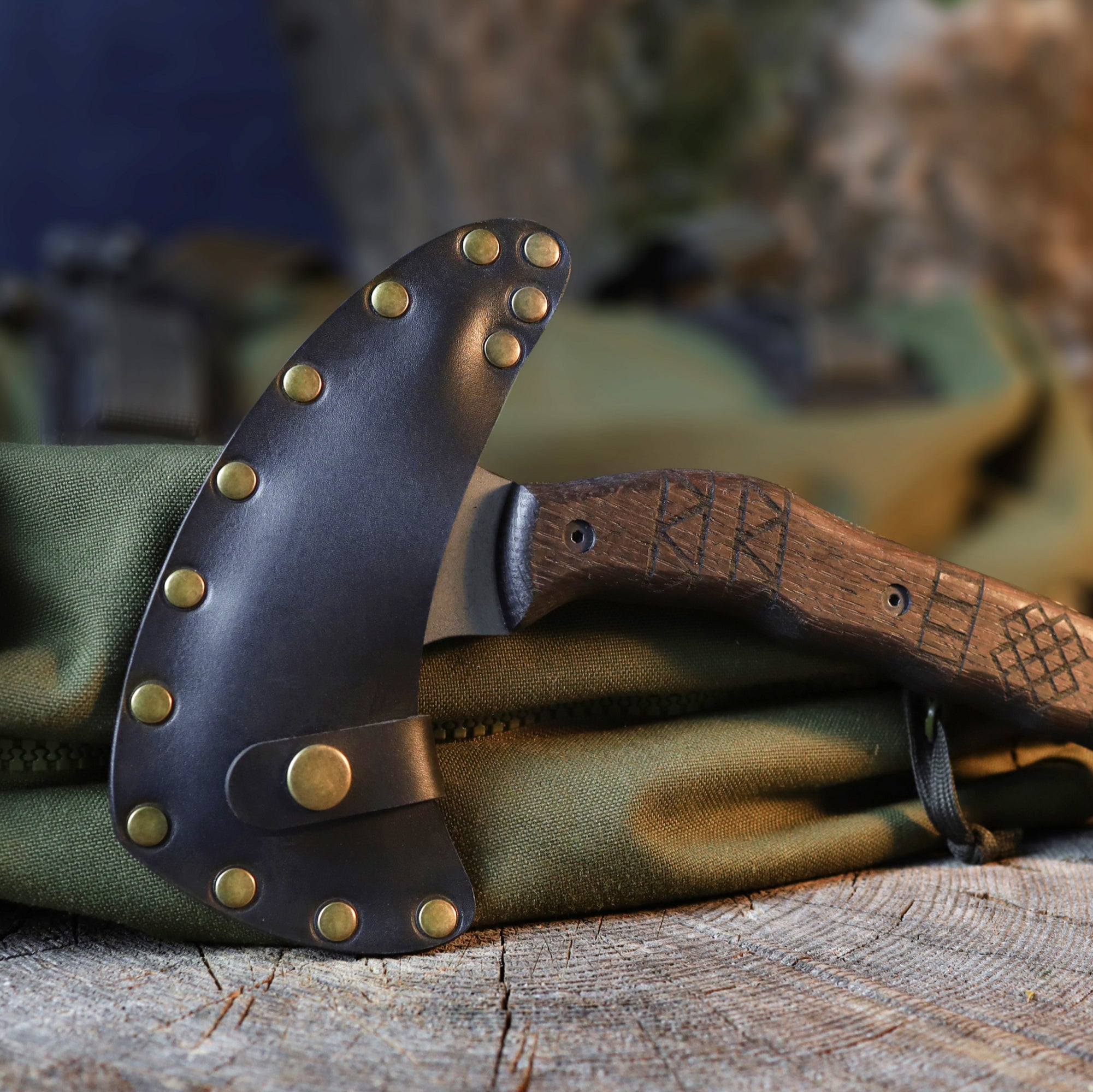 Compact tomahawk "Otokan" with tribal engraving
