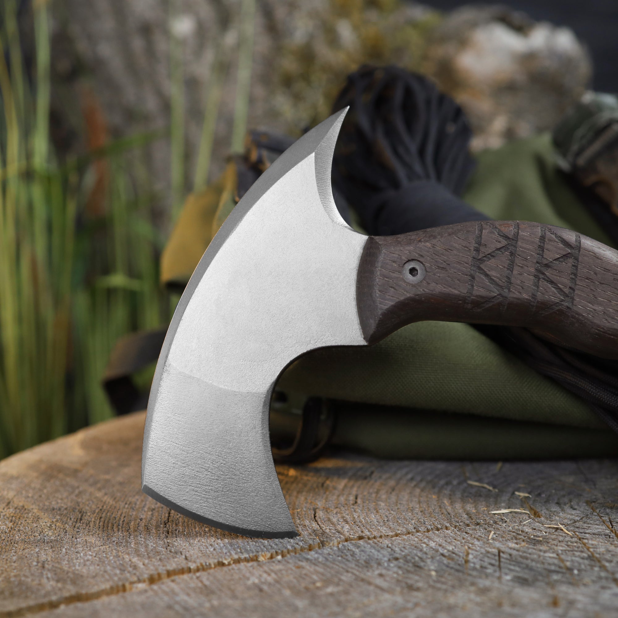 Compact tomahawk "Otokan" with tribal engraving