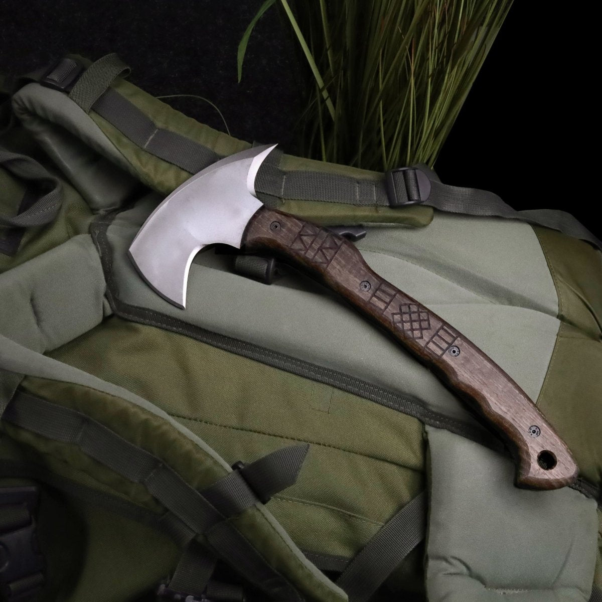 Tribal engraved tomahawk "Navaro" from AncientSmithy