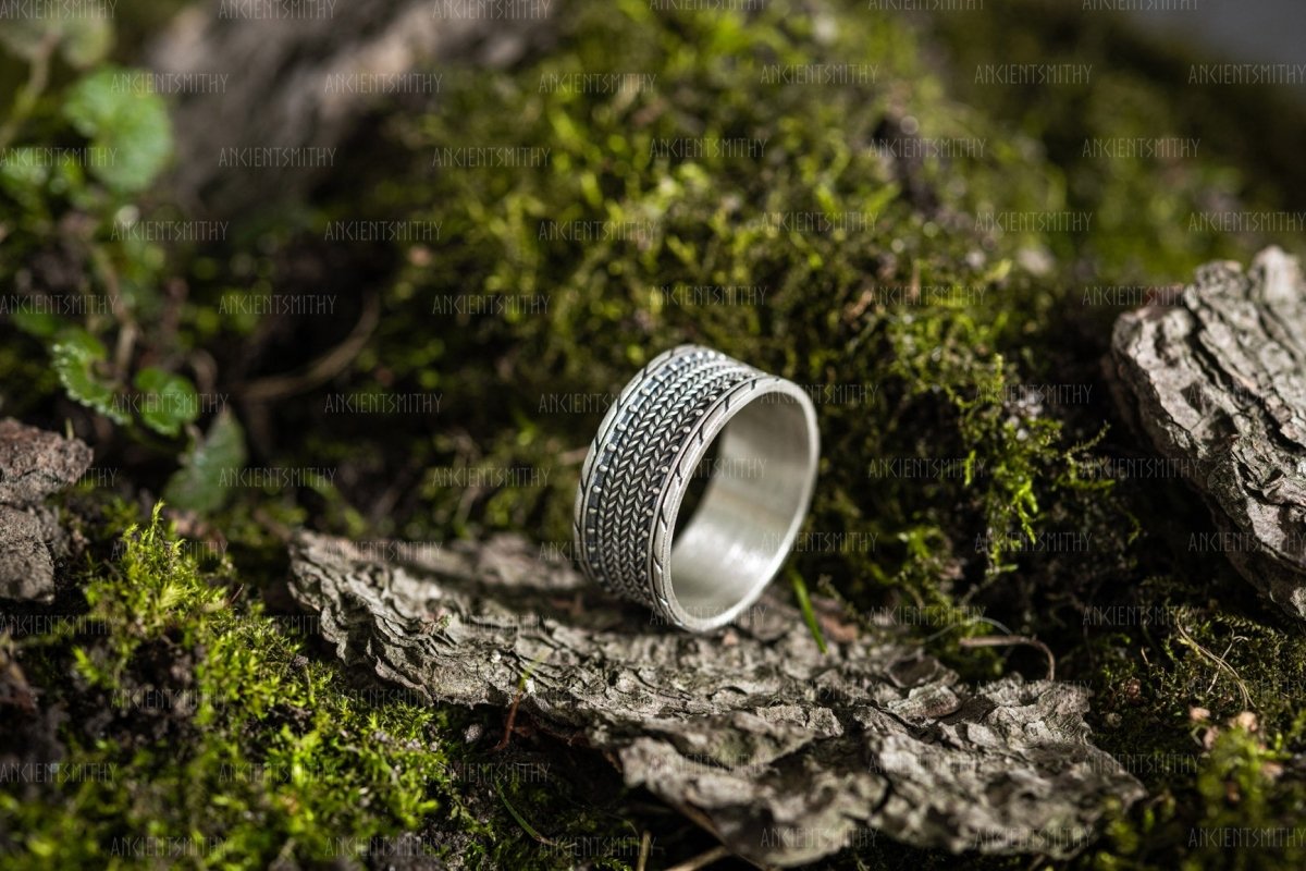 925 Sterling Silver Norse Ring "Hamingia" from AncientSmithy